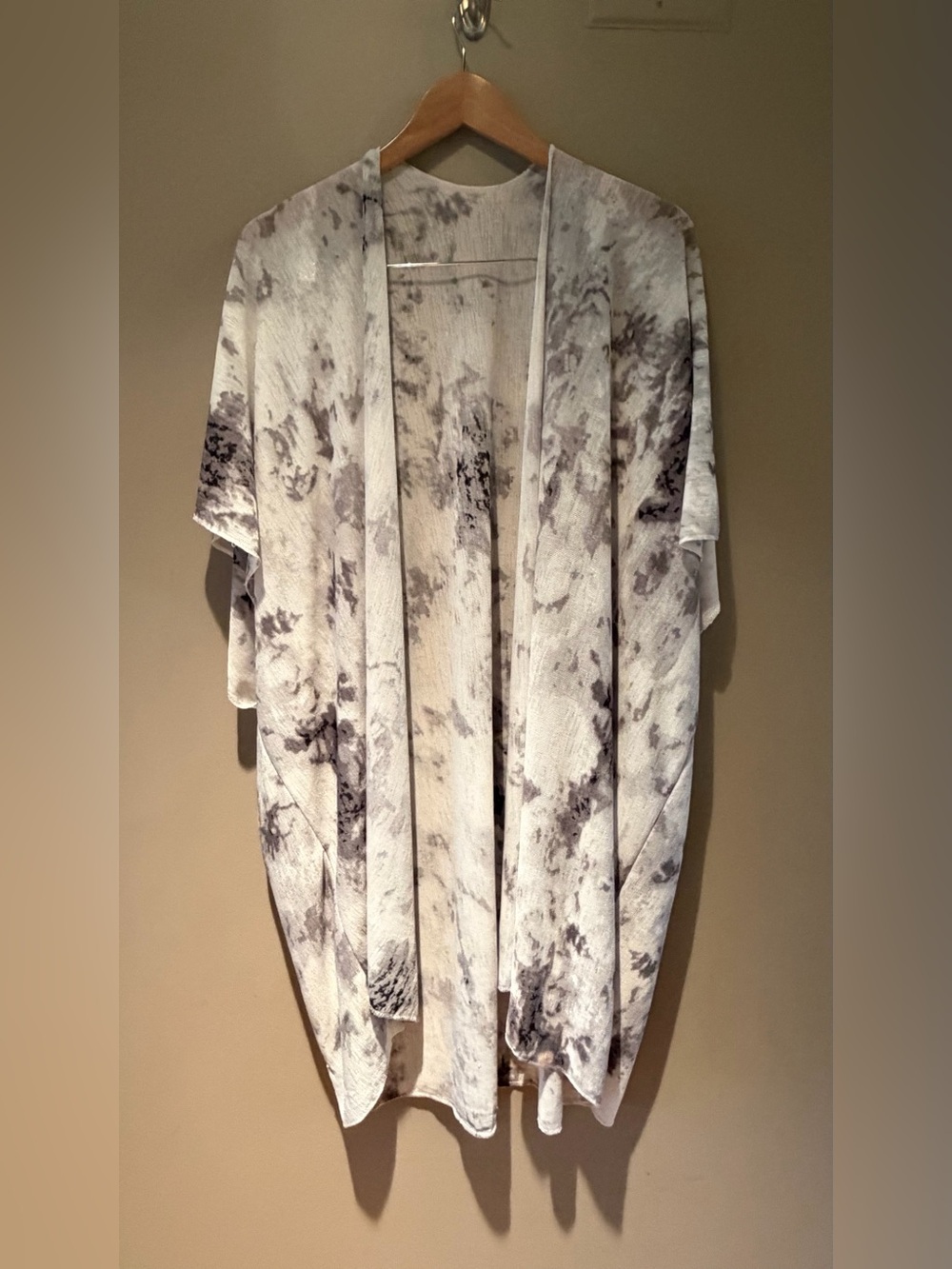 Janice Apparel Light Gray Tie-Dye Open Front Women's Cardigan One size fits all